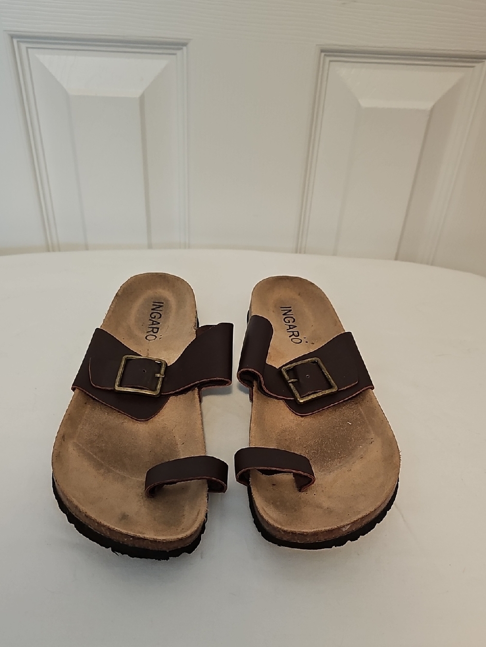 INGARDO Brown Leather Buckle Toe-Loop Women’s Sandals